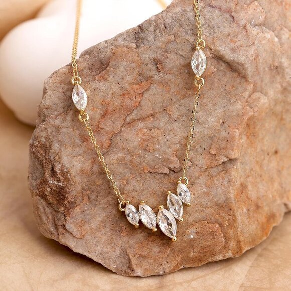 Sparkly Rhinestone Pendant Necklace for Woman, Dainty Cubic Zirconia Crystal Adj - Picture 4 of 7